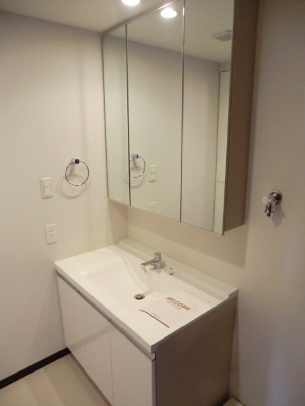 洗面(★3面鏡の独立洗面台★)