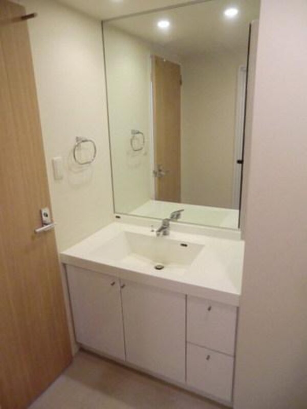 洗面(広々した洗面台)