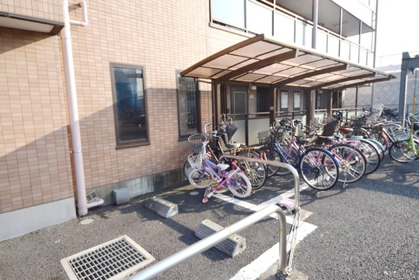 共有部分(屋根付き駐輪場)