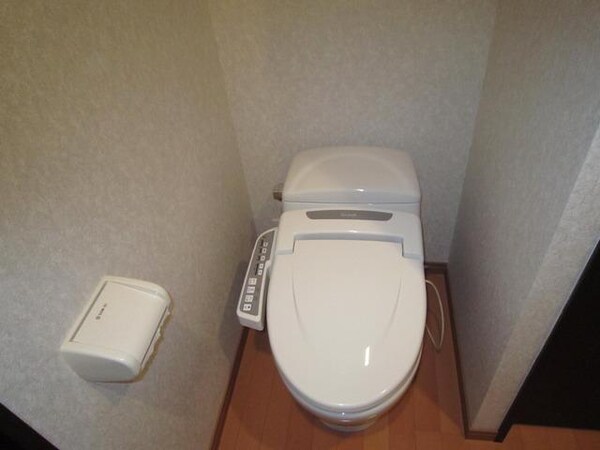 トイレ(ウォシュレット完備)