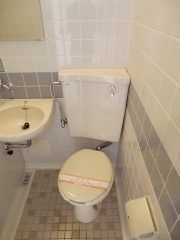 トイレ(3点ユニットバス　綺麗なトイレ)