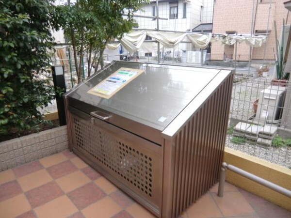 共有部分(ゴミステーション完備)