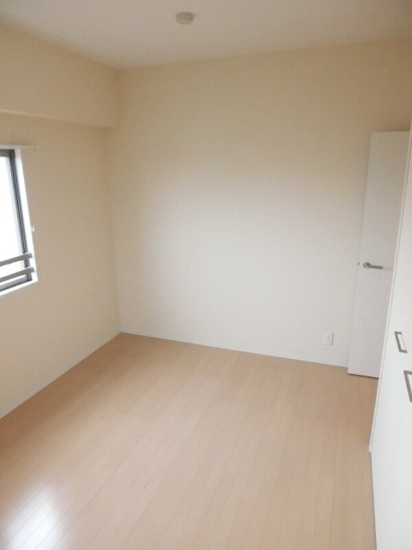 その他室内・内装(収納つきの洋室です)