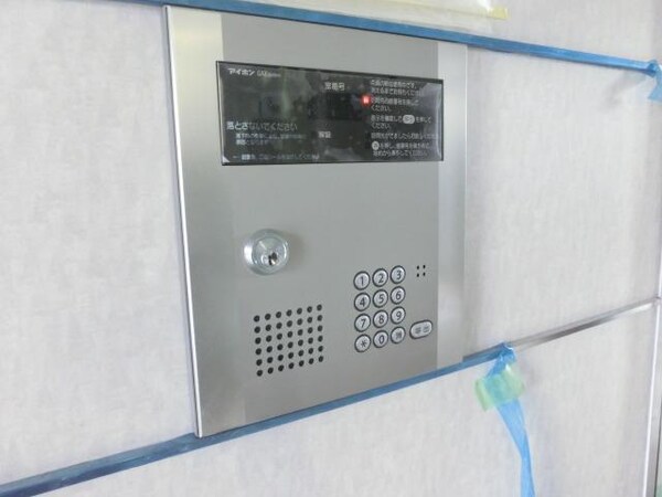 エントランス(オートロック完備)