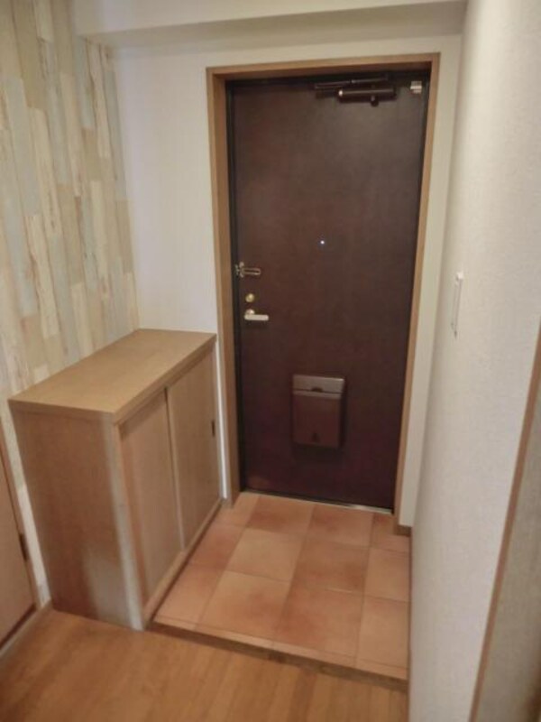 玄関(シューズボックス完備です。)