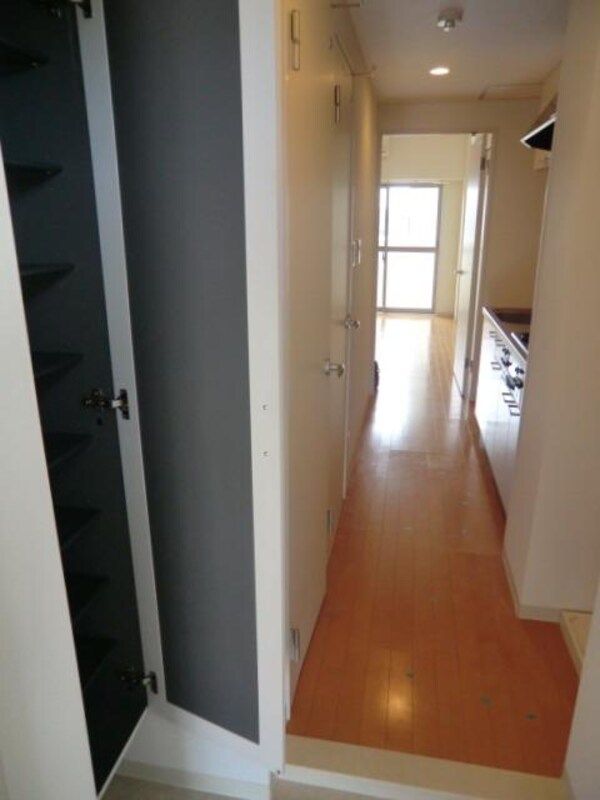 玄関(下駄箱付玄関)