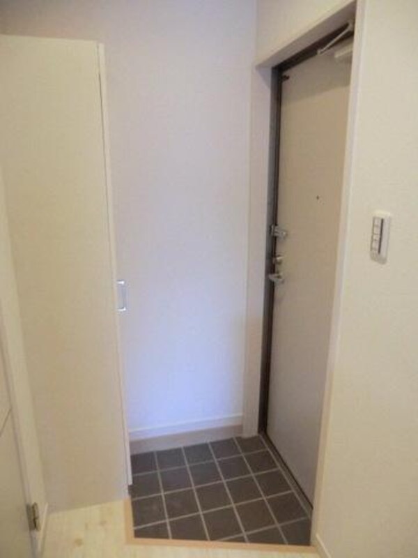 玄関(下駄箱付き玄関)