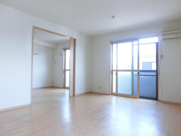 リビング・居室(全部屋に窓を完備、振分けタイプ)