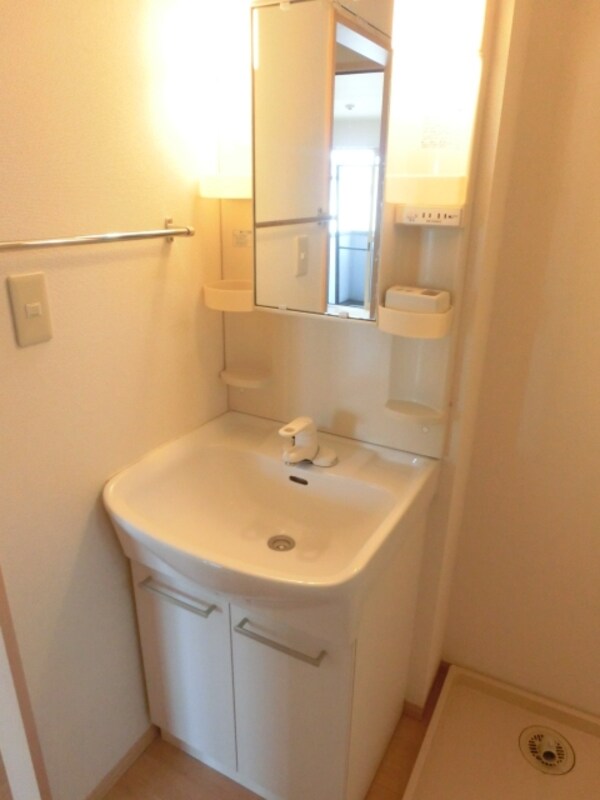 洗面(脱衣所に独立洗面台を完備)