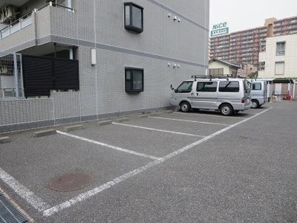 駐車場(★駐車場★)