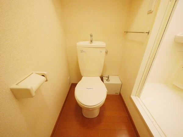 トイレ(★上部に収納棚有り・トイレ★)