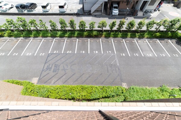 駐車場(庭)