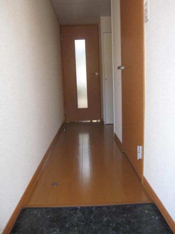 玄関(★真直ぐ伸びた廊下★)