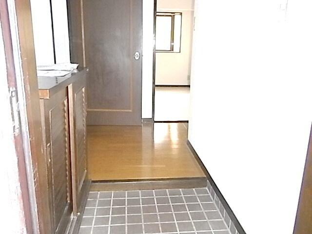 物件内観写真9　(玄関ホール)