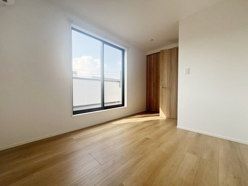 物件内観写真8　(リビング/居室)