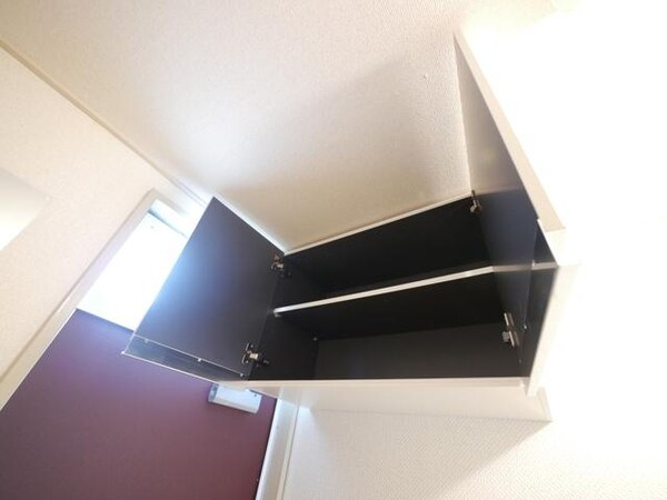 設備(★玄関上の収納です★)