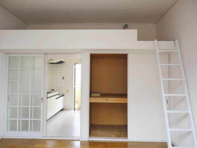 物件内観写真10　(☆　収納あり　☆)