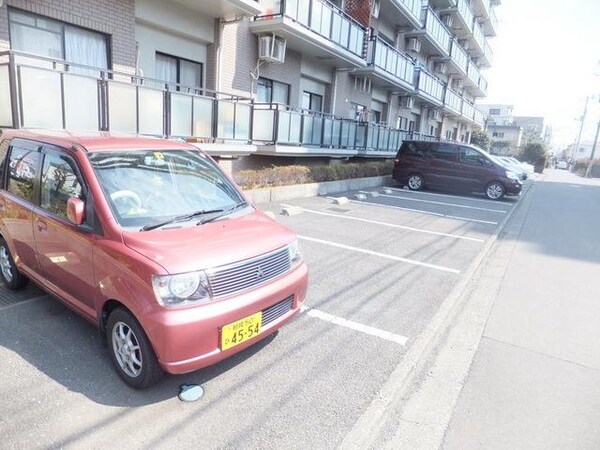 駐車場(★　敷地内に駐車場あります　★)