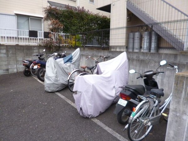 エントランス(★敷地内駐輪場です★)