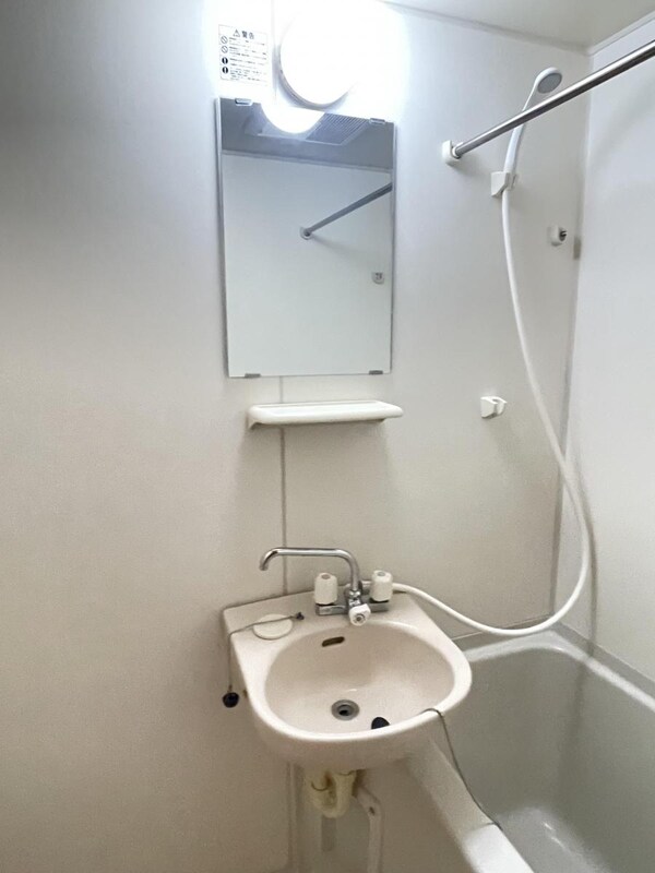 洗面(バス／シャワールーム等)