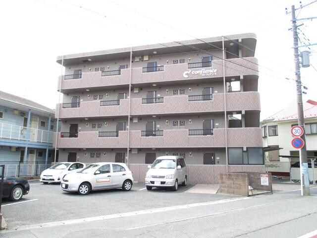 物件外観写真1　(★オシャレな外観のマンションです★)