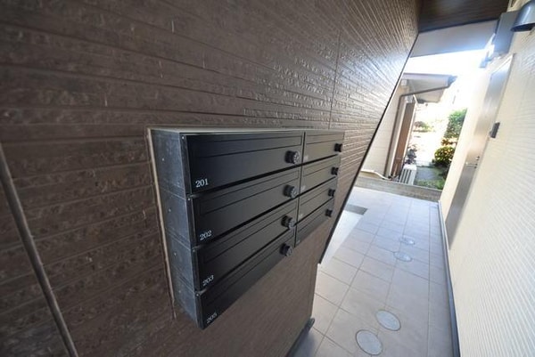 エントランス(★　集合ポストあり　★)