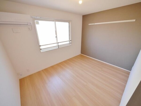 寝室(★おしゃれなアクセントクロスの洋室★)