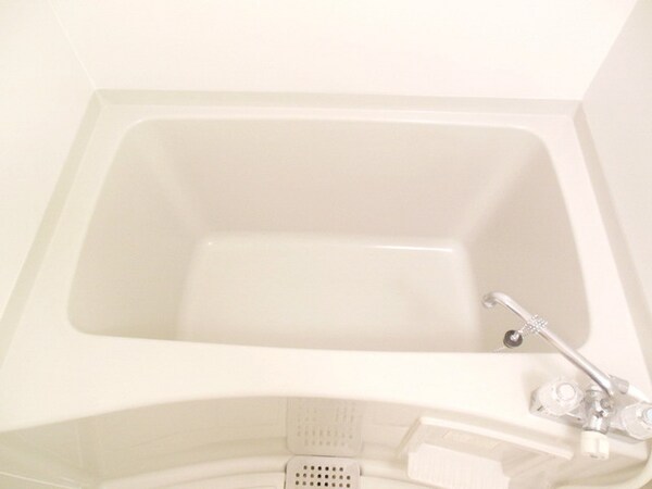 バス／シャワールーム等(★深みのある浴槽です★)