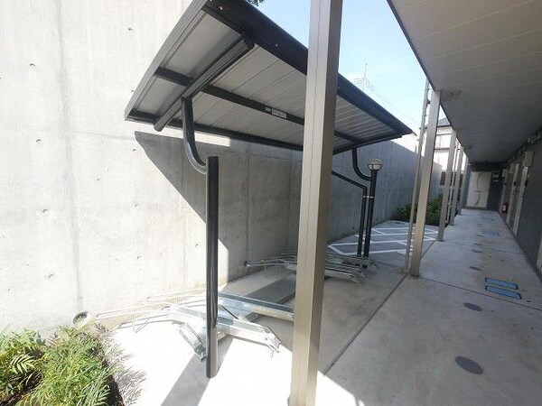 共有部分(★敷地内の屋根付駐輪場です★)