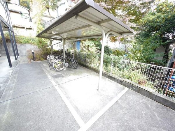 共有部分(★敷地内の屋根付駐輪場です★)