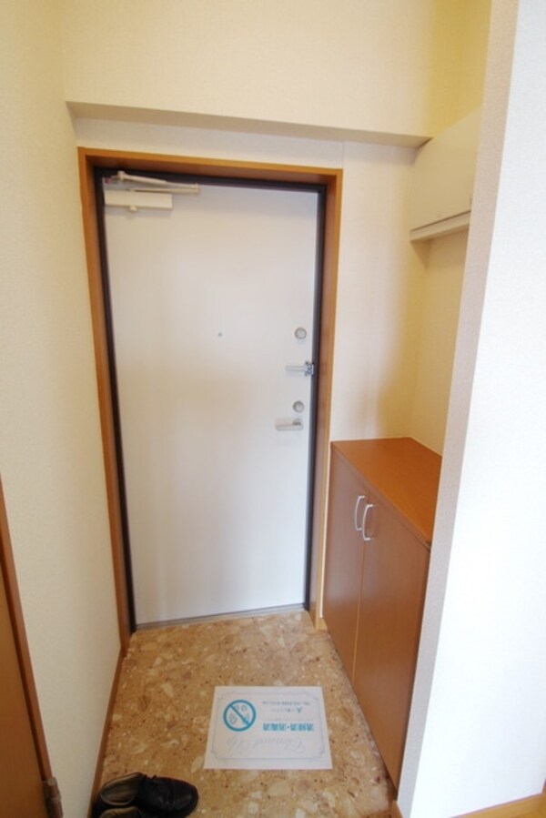 玄関(★シューズボックスのある玄関です★)