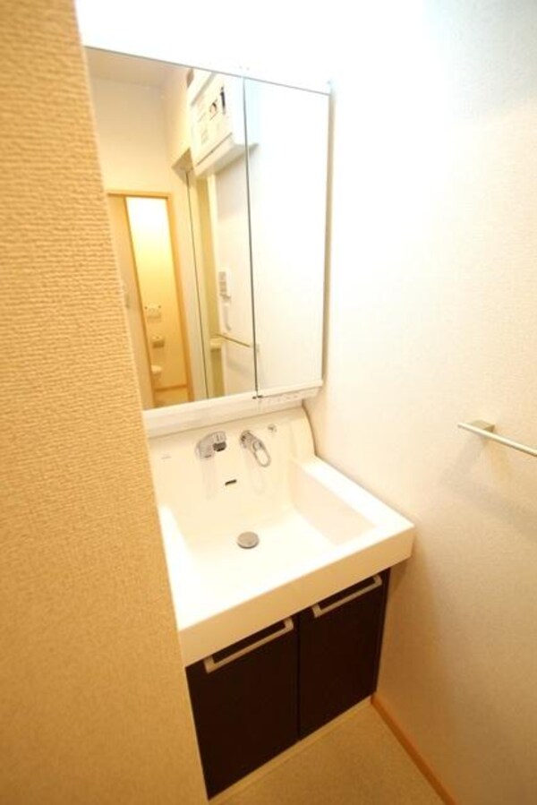 洗面(★　独立洗面台付で、朝支度が楽々)