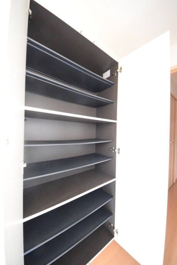 玄関(★シューズボックスです★)