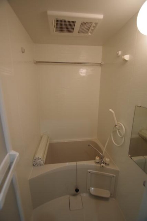 バス／シャワールーム等(★清潔感のある浴室★)