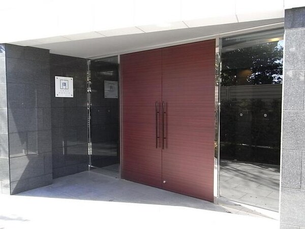 エントランス(落ち着きのあるエントランス周辺)