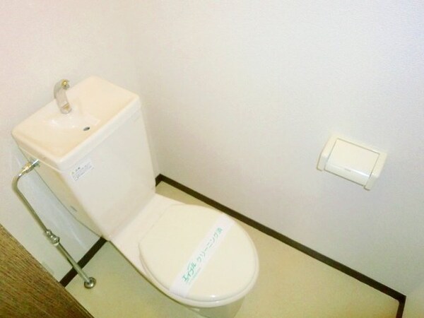 トイレ(※別部屋の参考お写真です)