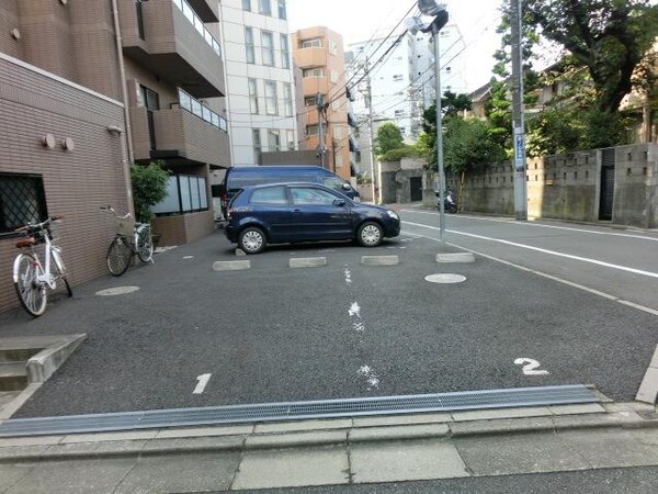 共有部分(敷地内駐車場)