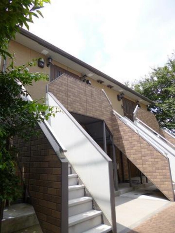 エントランス(★三軒茶屋駅から徒歩5分★)