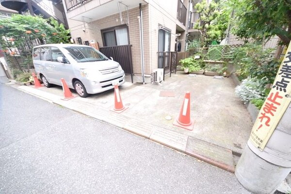 駐車場(★敷地内駐車場のご利用もお気軽にご相談ください★)