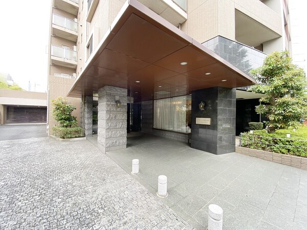 エントランス(部屋探しは株式会社　タウンハウジング　までお気軽にお問合せ…)