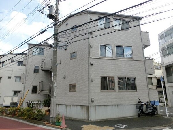 外観(角地に建つオススメアパート★)