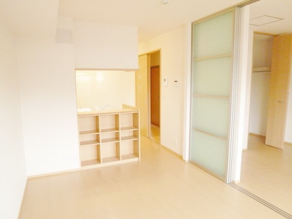 リビング・居室(★カウンター部に収納棚付き★)