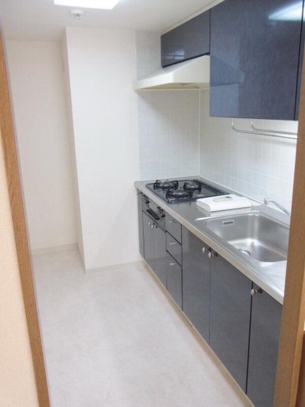 キッチン(★独立キッチン・グリル付き3口システムキッチン★)