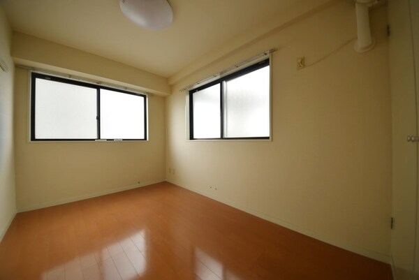 その他室内・内装(★窓のある寝室です★)