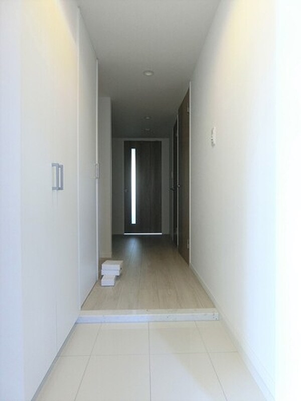 玄関(玄関からの廊下)