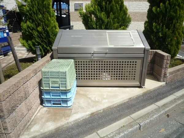 共有部分(敷地内ゴミ置き場)