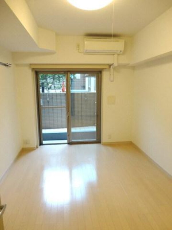 寝室(★築浅だと部屋がきれいです★)