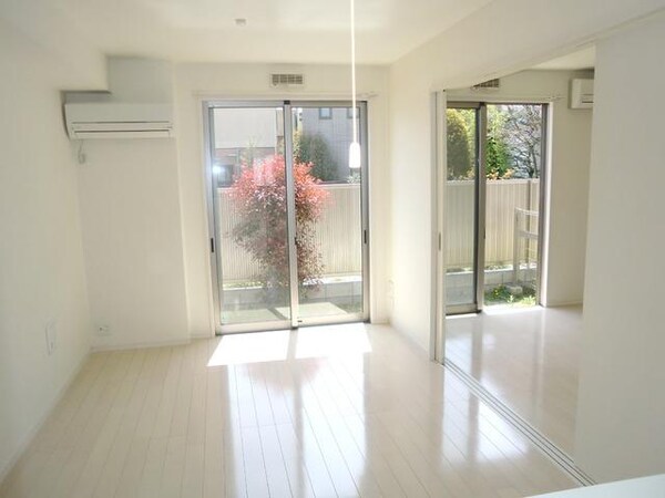 リビング・居室(★南向きの日当たり良好なお部屋です★)