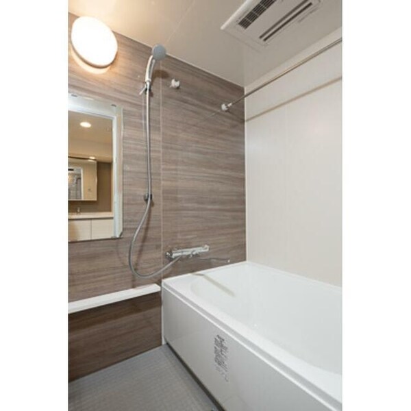 バス／シャワールーム等(★内装・設備★)