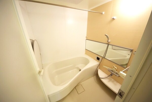 バス／シャワールーム等(★清潔感のあるお風呂場です★)